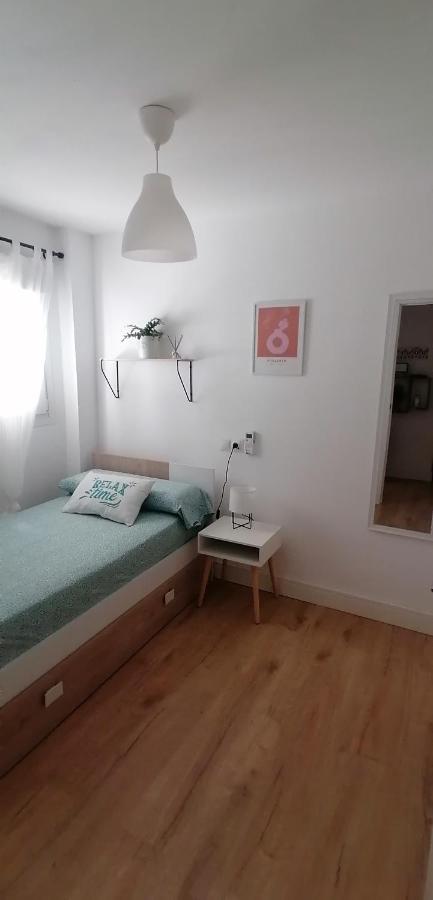 El Palo Cosy, 200 M From The Beach Appartement Málaga Buitenkant foto