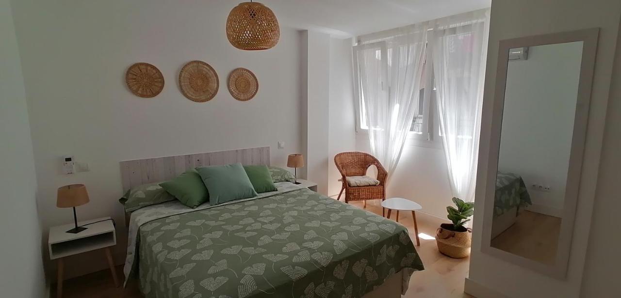 El Palo Cosy, 200 M From The Beach Appartement Málaga Buitenkant foto